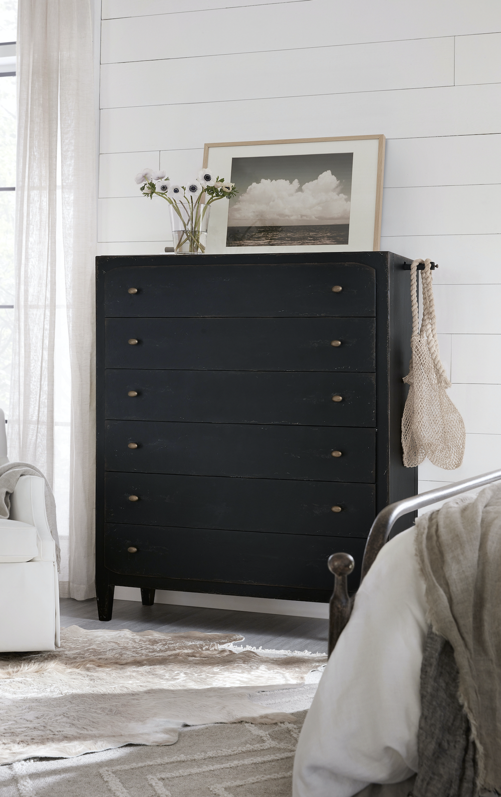 BELLA Chou chou/ Large ブラック Black Ciao Bella <br/>Six-Drawer Chest — Miller's Home Furnishings